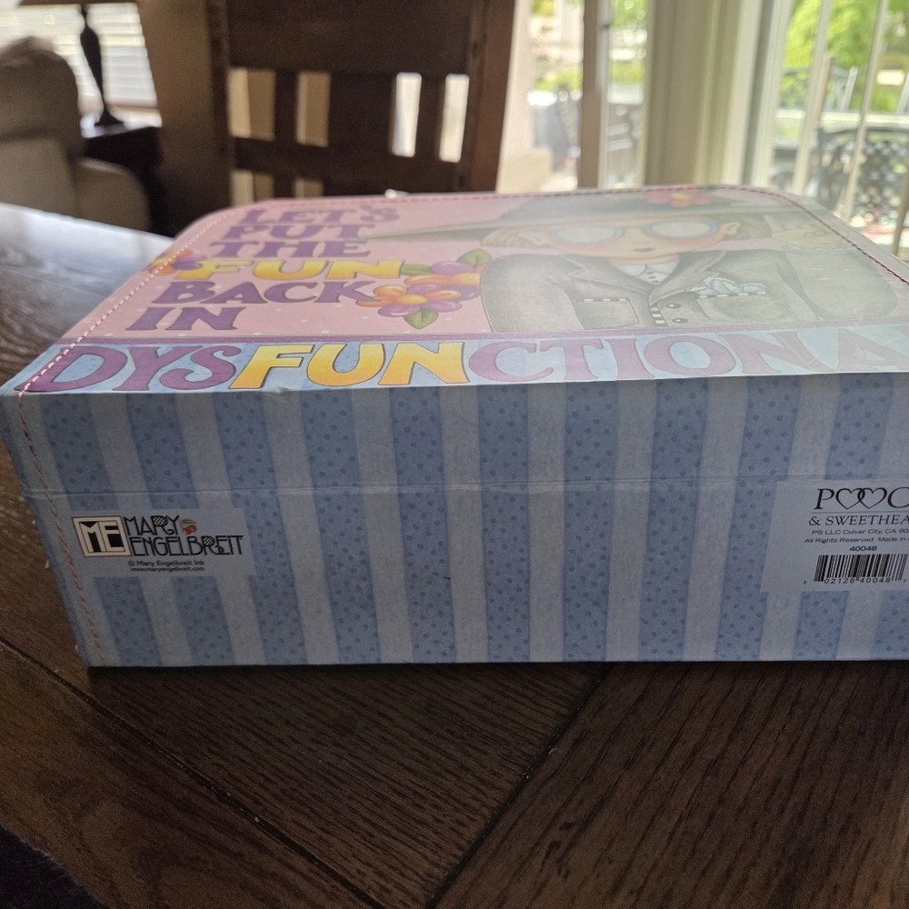 Mary Engelbreit "Let's Put The Fun Back In DysFUNctional" Cardboard Suitcase - Picture 5 of 9